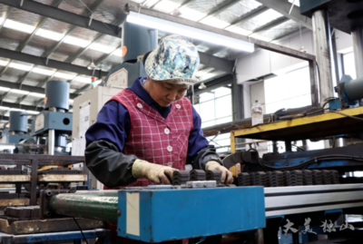 独山 深化校企合作，构筑磁性产业“磁场”新高地